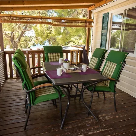 캠프장 Mobile Homes Ante Mali 콜란