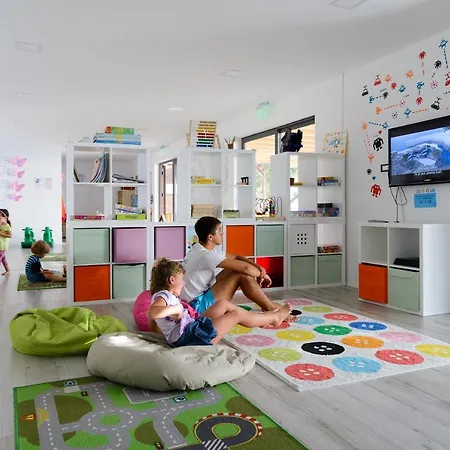 Mobile Homes Ante Mali مكان تخييم *