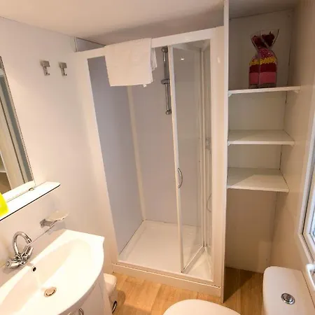 Mobile Homes Ante Mali * Kolan