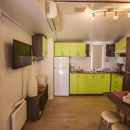 Mobile Homes Ante Mali Kolan